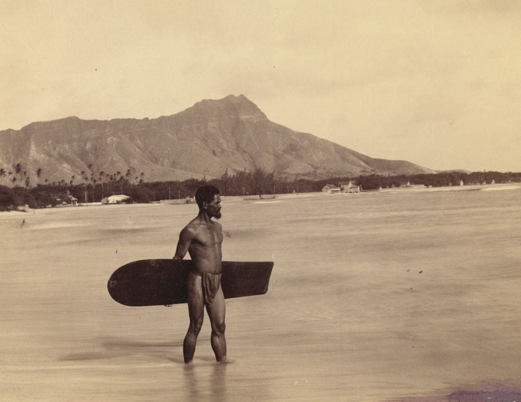 Lone_Alaia_board_surfer